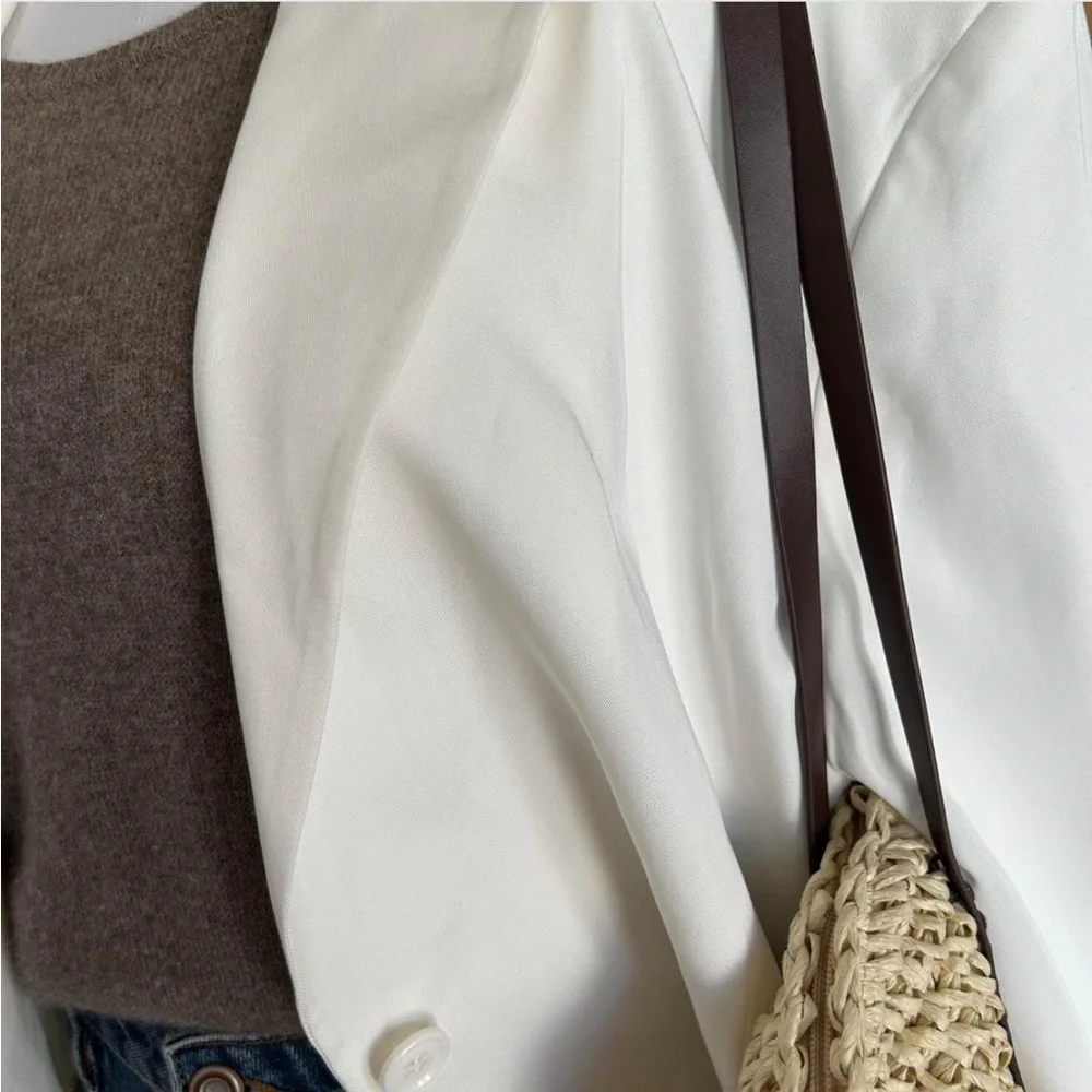 Monki Oversized Blazer in White. - Picture 5 of 8